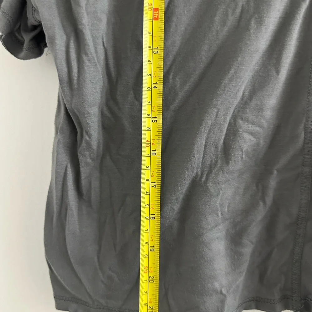 Hello Kitty Grey/Multi Distressed Short Sleeve Sleep T-Shirt. Size M(8-10) - Picture 9 of 11